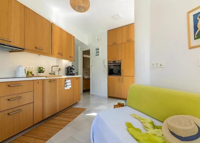 Theseus Zen Luxury Suite - Natural Living